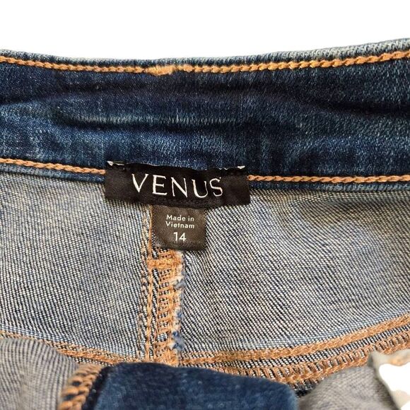 NWT VENUS Jean Shorts Women's Size 14 - Picture 3 of 4